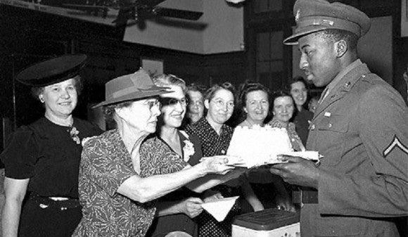 Christmas in the North Platte Canteen - Wolf & Iron