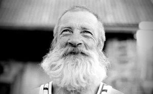 The 2 Main Causes of Beard Flaking (aka, Beardruff) and Itching - Wolf & Iron